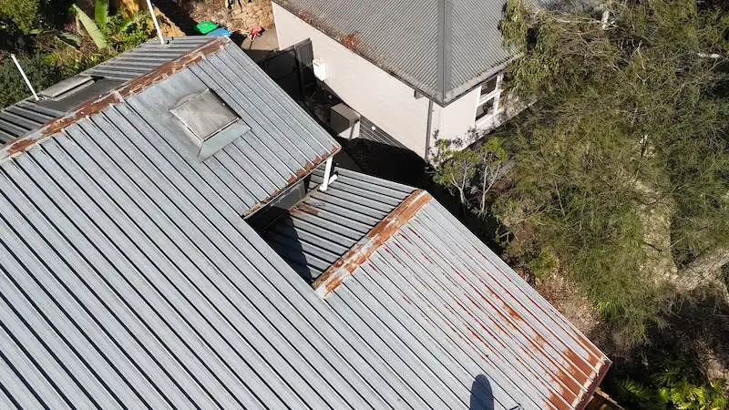 Rusty tired residential metal roof in Upper Pakenham before Noxyde PRC hybrid system restoration